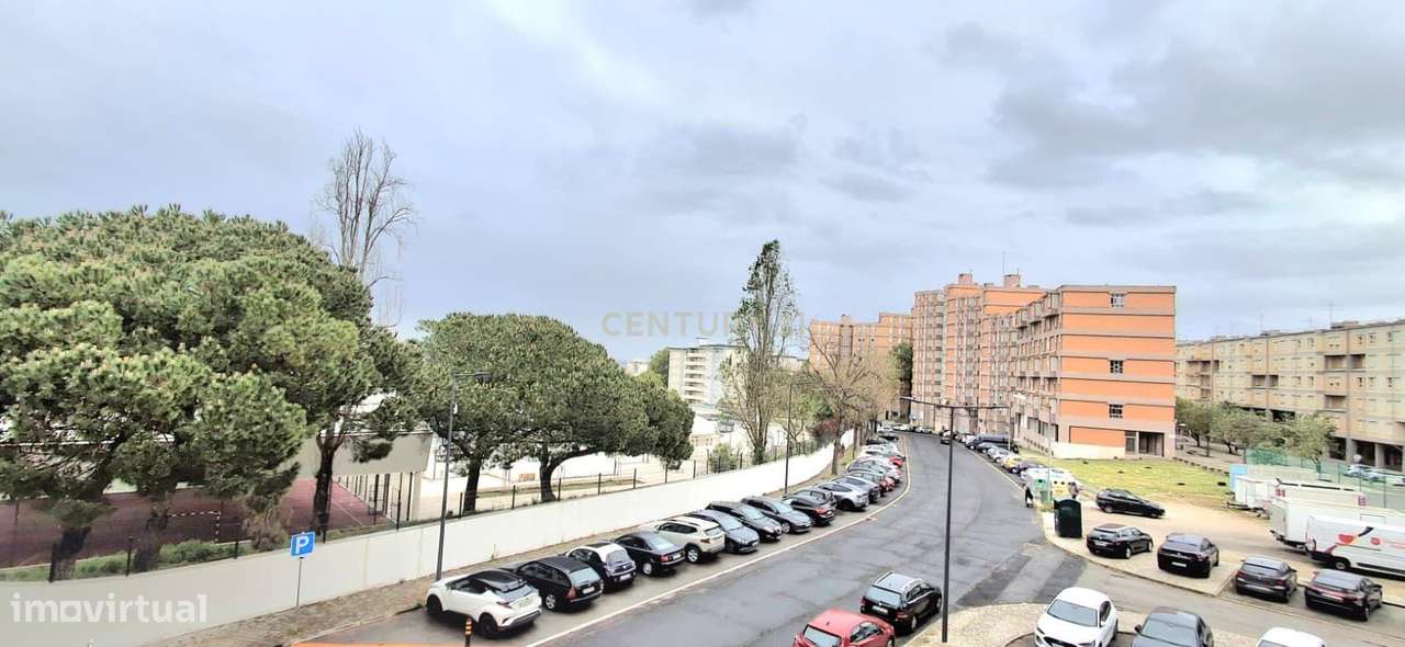 Apartamento T3 na Rua Tomás Alcaide-29