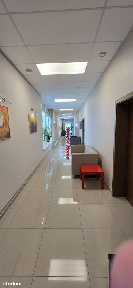 Budynek (klinika oraz dom) w dobrej lokalizacji.-6