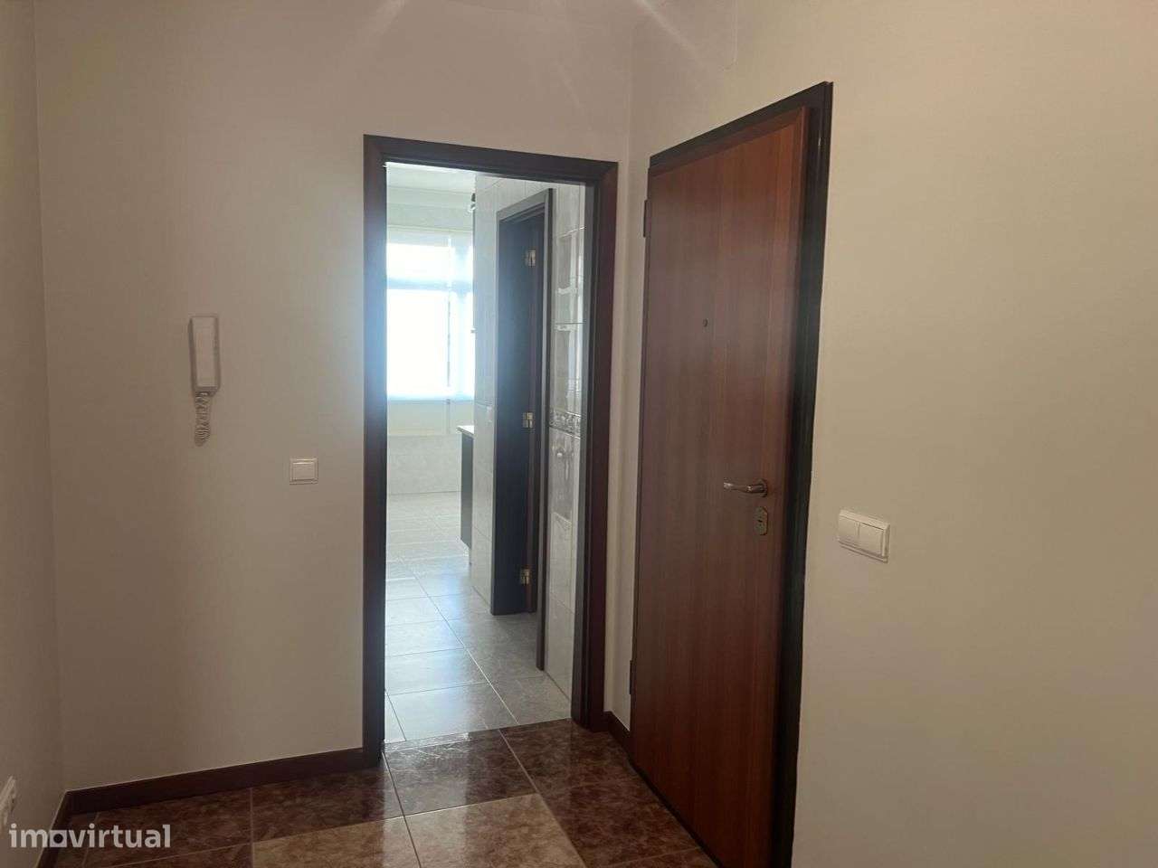 Arrendamento excelente t3 com garagem-13