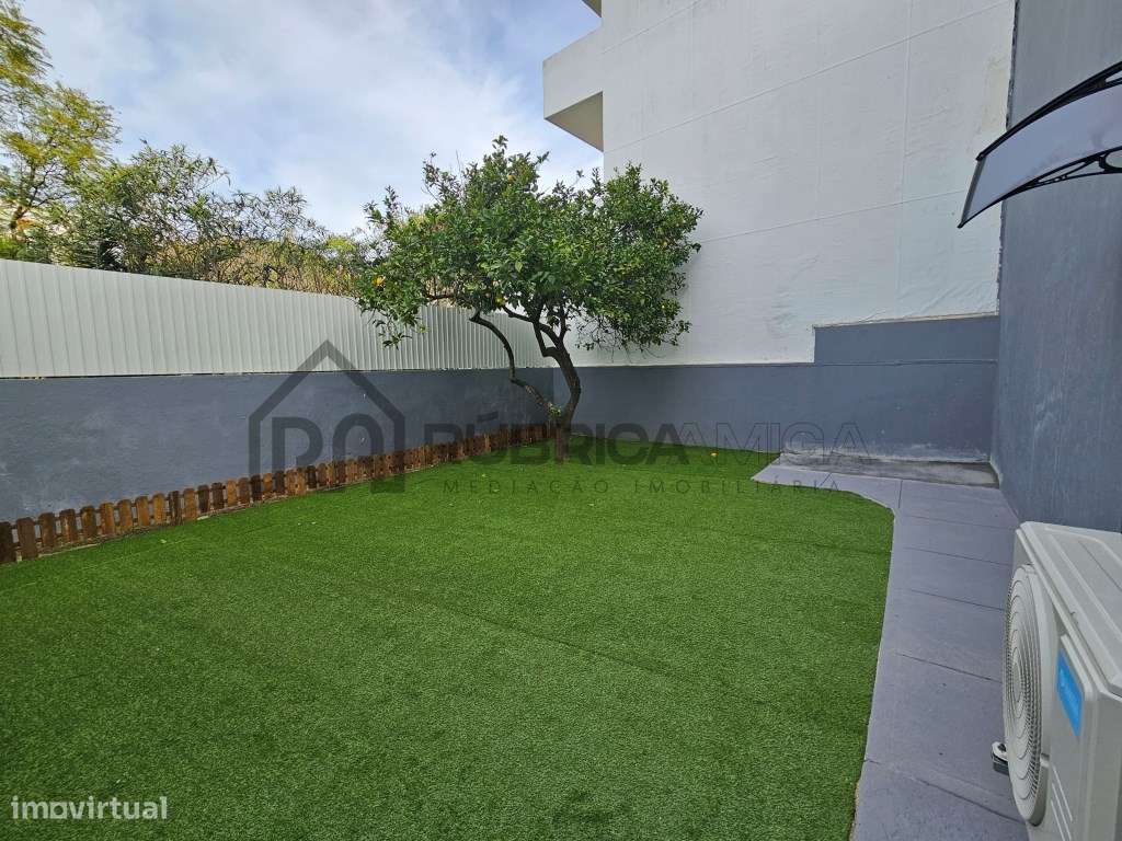 Moradia recuperada com garagem em Loulé-20