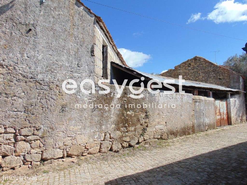 Conjunto de três edifícios urbanos com 117m2 por recuperar. - Grande imagem: 4/37