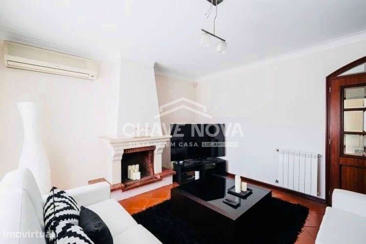 LA - Moradia individual 4 Quartos, para Venda em, Vilar de Andorinho - Grande imagem: 4/25