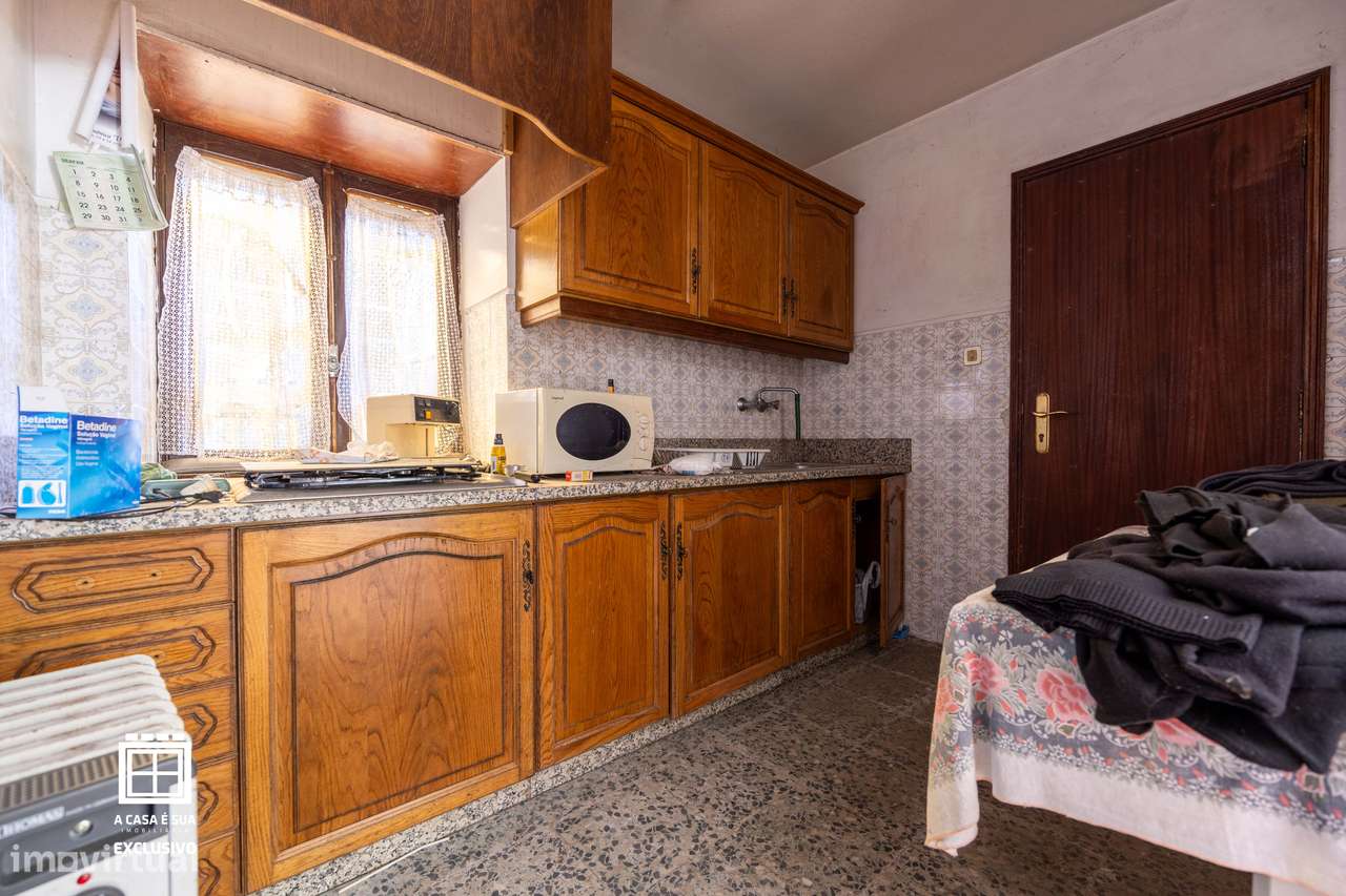 Moradia com duas habitações independentes em Lourosa - Exclusivo-25