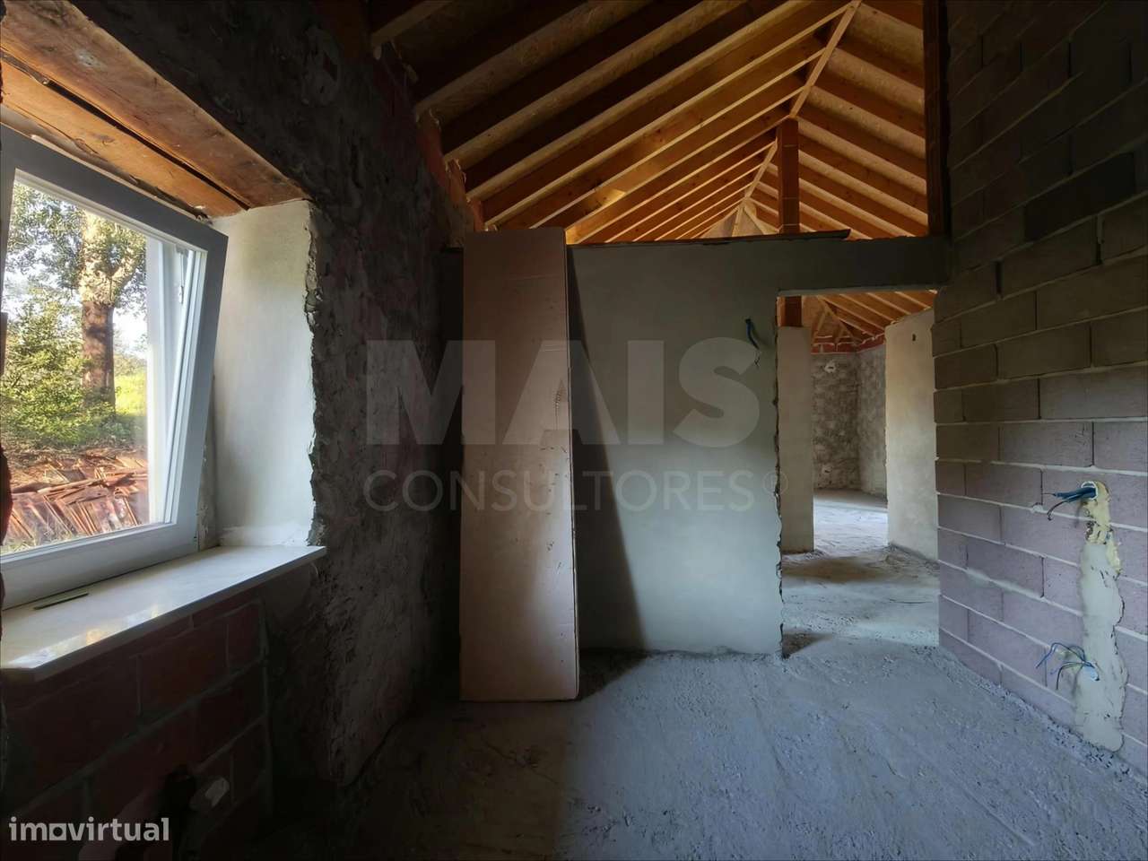 Moradia T2+1 c/ Anexo & Armazém em Lote de 7.600m2-18