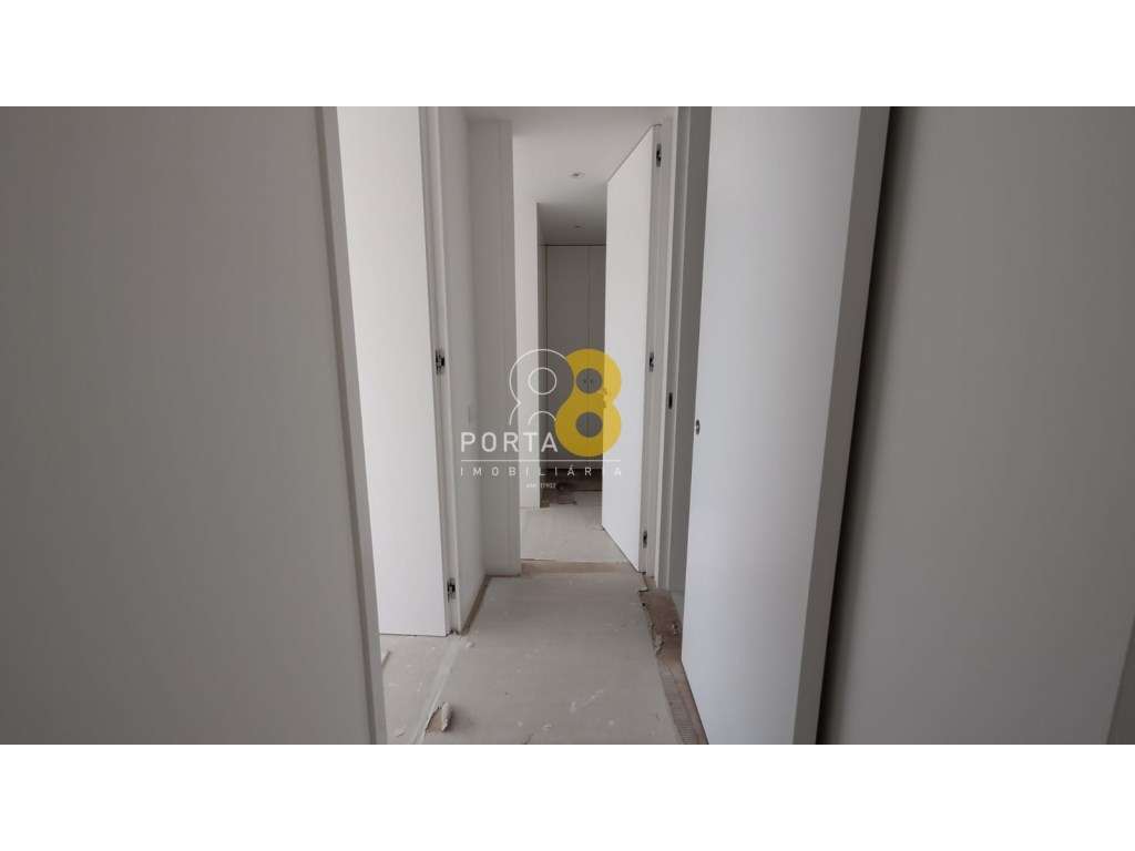 Apartamento T4 recuado com terraço - Grande imagem: 5/45