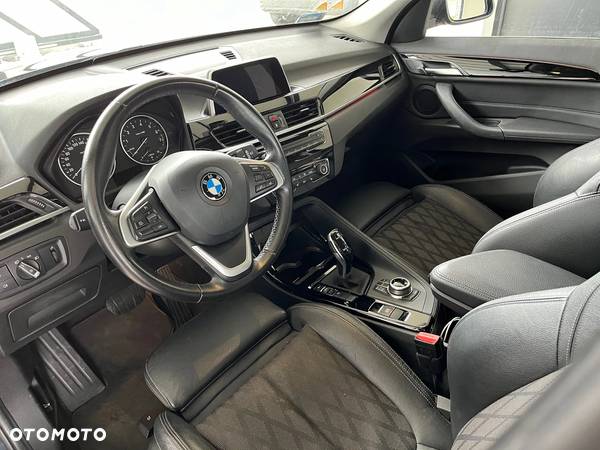 BMW X1 sDrive18i xLine - 12