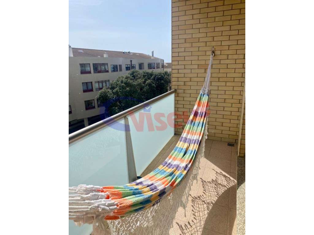 Apartamento T2 Penthouse Mobilado-8