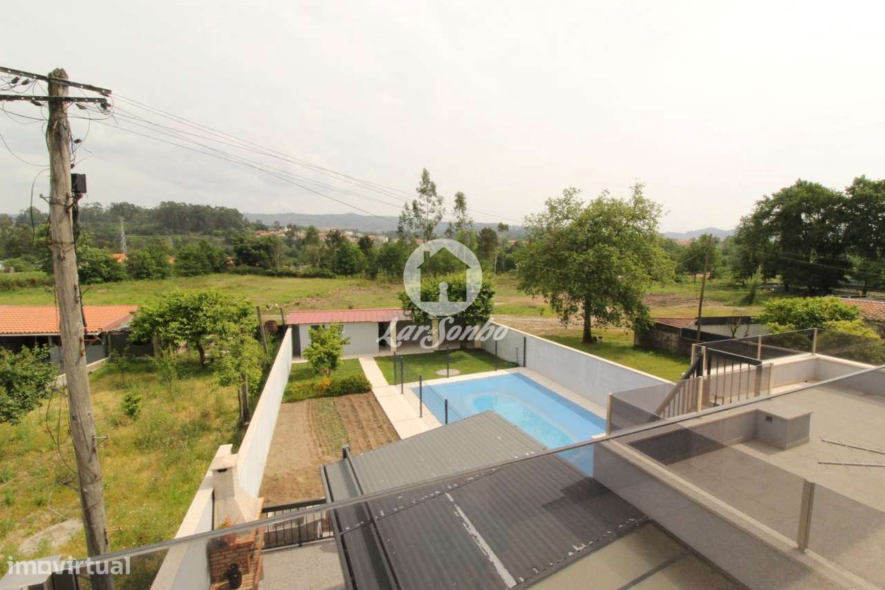 Moradia individual com piscina Fafe-6