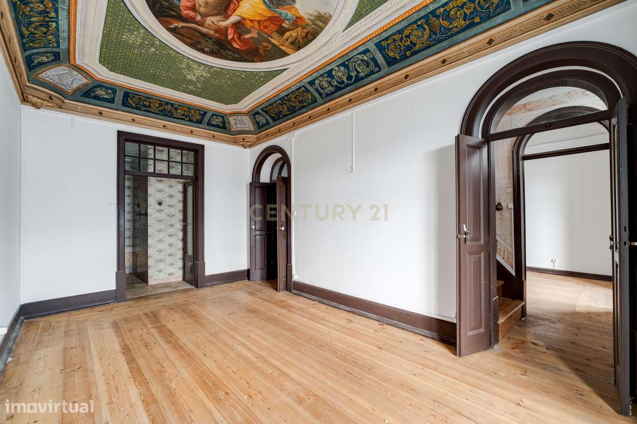 "Exclusiva Moradia Senhorial no Coração Histórico de Évora."-22