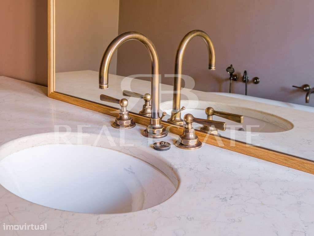 Fabuloso T3+2 com TERRAÇO + VISTA no PRINCIPE REAL - coração de Lisboa-32