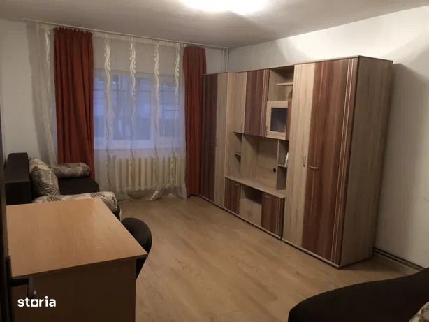 Apartament cu 3 camere de vânzare în zona Zorilor