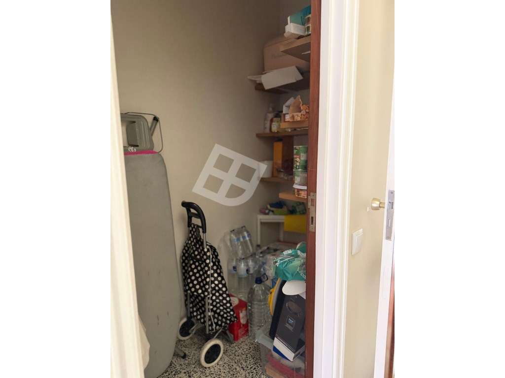 Apartamento T4 c/ Varanda - Av. Lourenço Peixinho-18