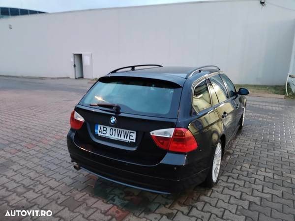 BMW Seria 3 320d Touring - 4