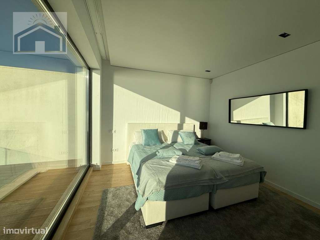 Moradia de Luxo Exclusiva em Apúlia-14