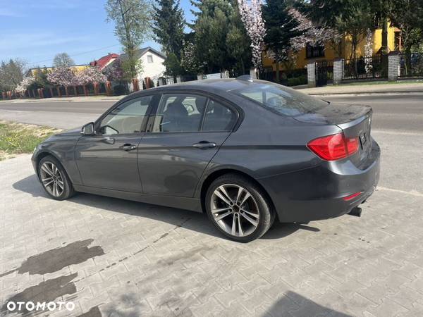 BMW Seria 3 335i xDrive - 35