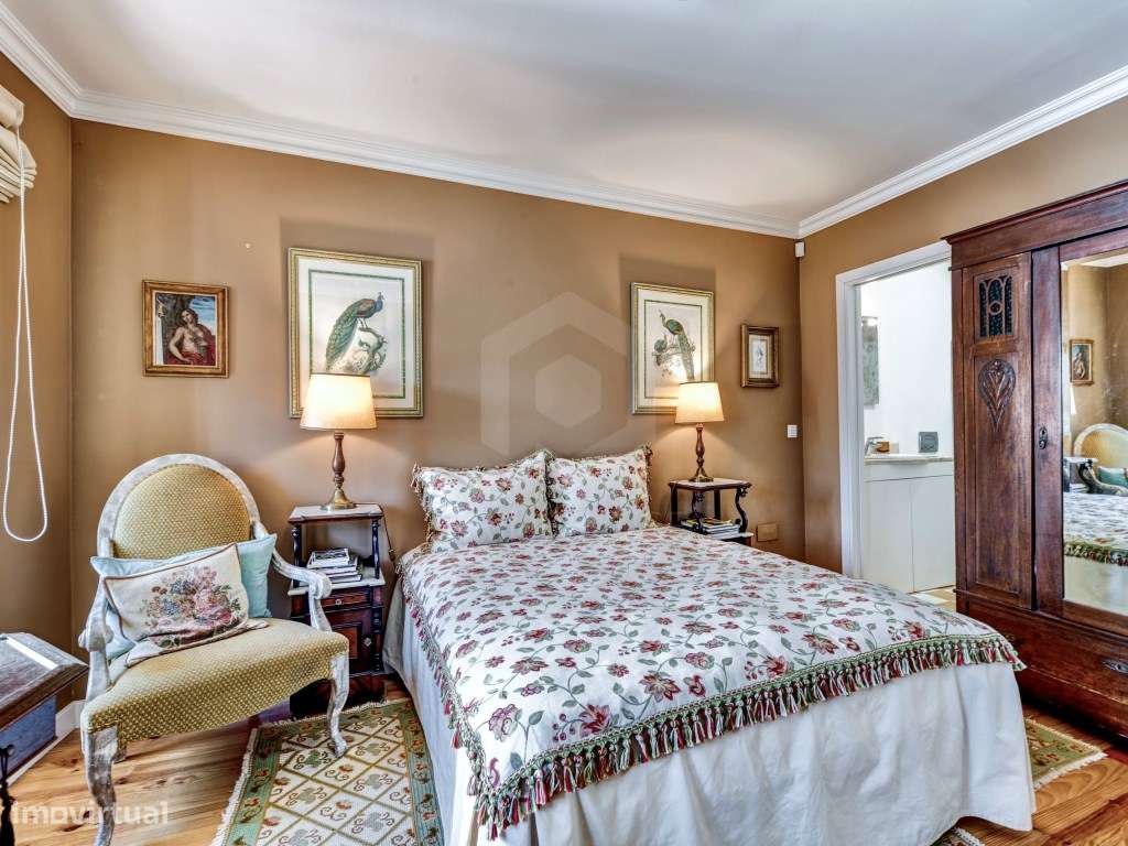 Moradia T4+1 no Centro da Vila Nogueira de Azeitão-21