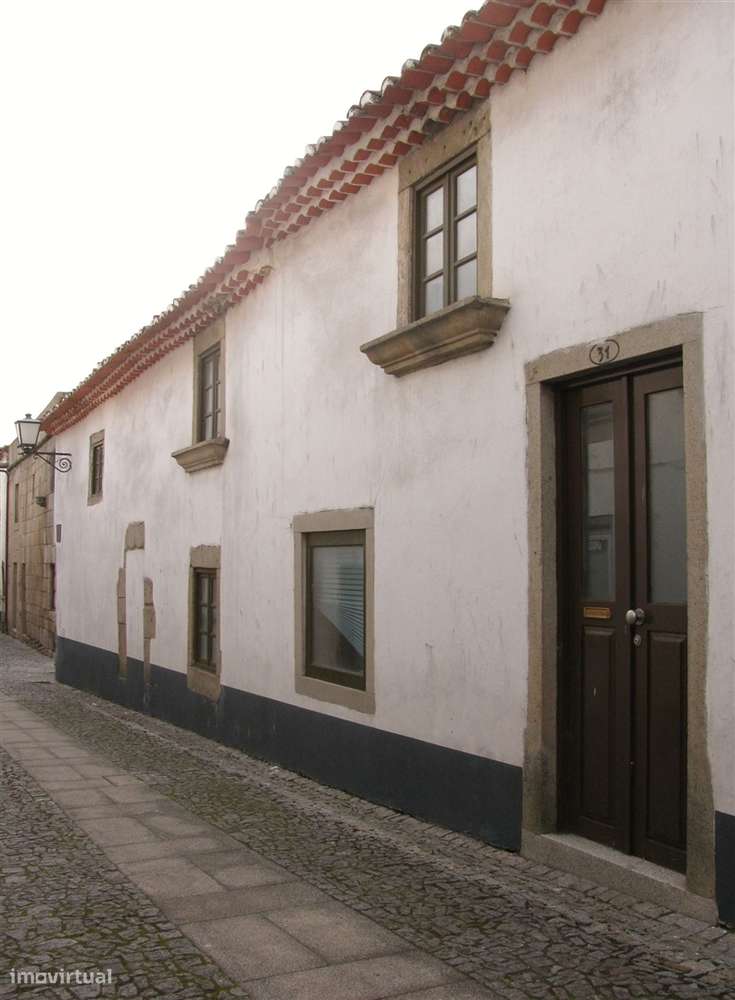Prédio zona histórica Miranda do Douro-10