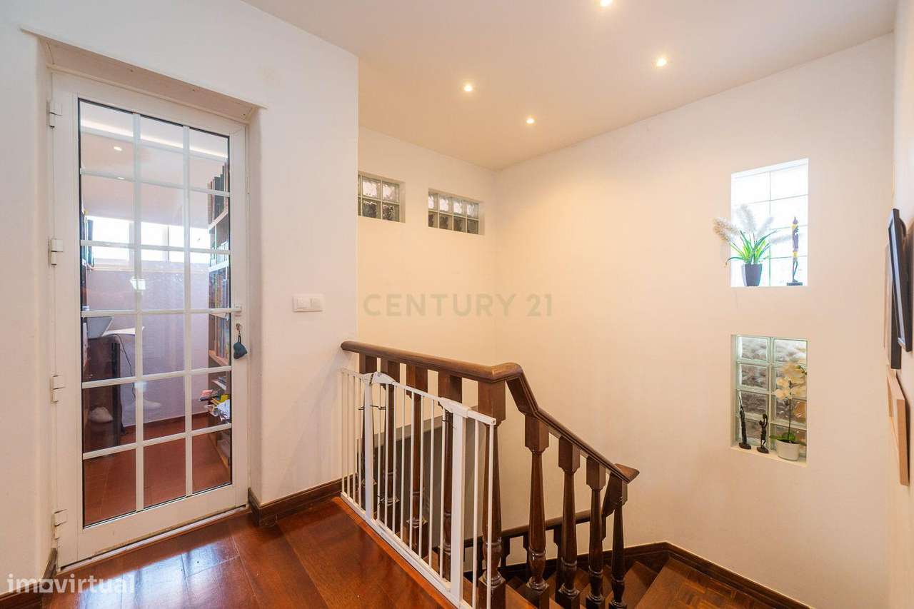 Moradia T4 com piscina-54