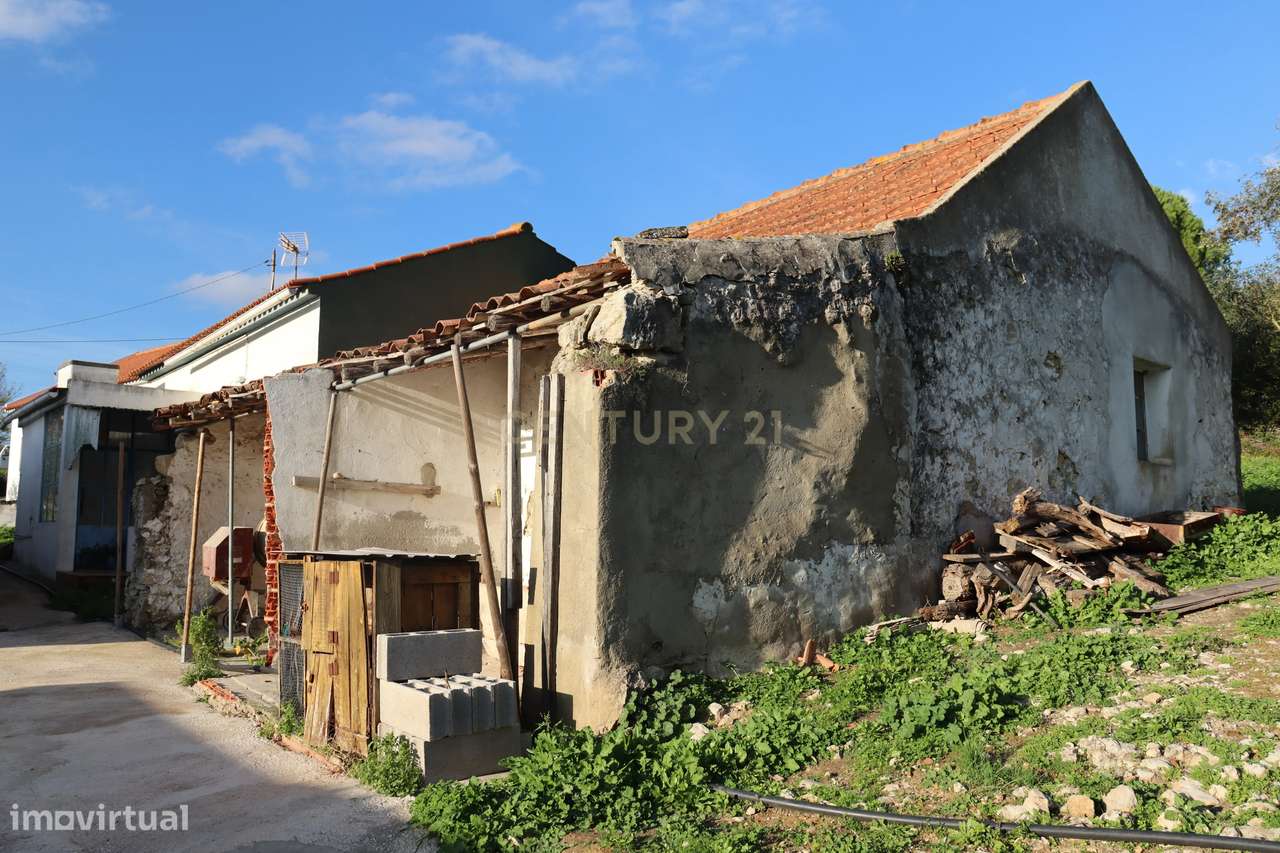 Terreno urbano com casa em ruína na Bemposta, Bucelas-11