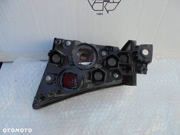 LAMPA TYLNA PRAWA LED TOYOTA PRIUS IV 4 16- EU - 2