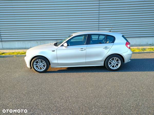 BMW Seria 1 120i - 10