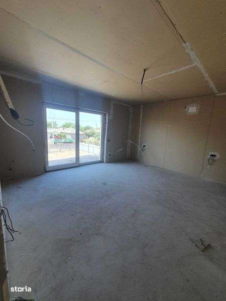 Superoferta de casa de 360 mp. cu livada roditoare. - Imagine principală: 5/8