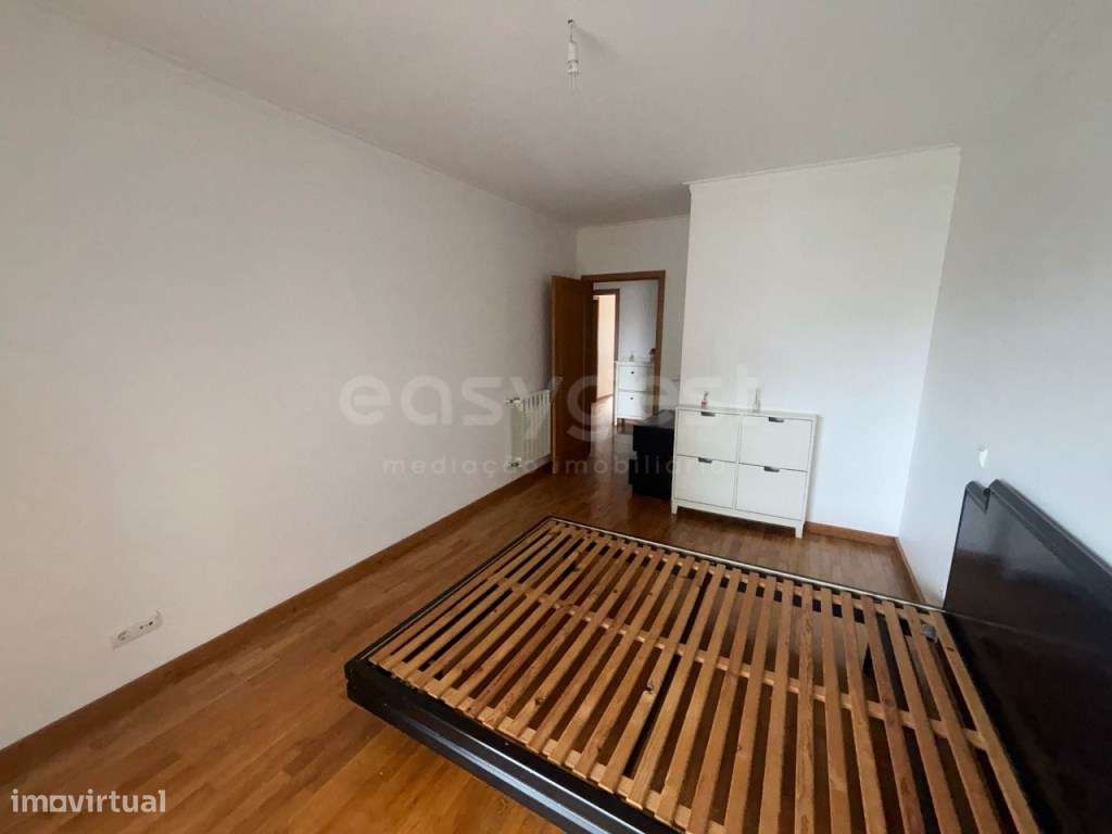 Apartamento T3 usado com Garagem Box - Urbanização Vilabeira, Viseu - Grande imagem: 4/22