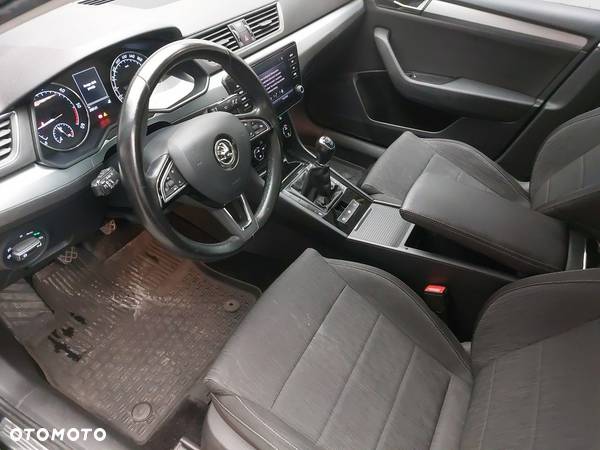 Skoda Superb 2.0 TDI Ambition - 11