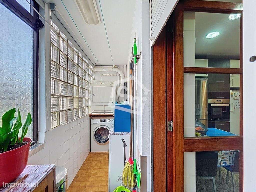 T4 com Garagem Box | 3 Frentes | 4 Varandas | Matosinhos Sul-12