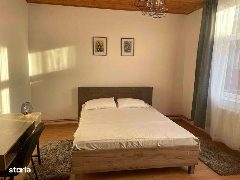 Inchiriez casa cu curte - Imagine principală: 2/7