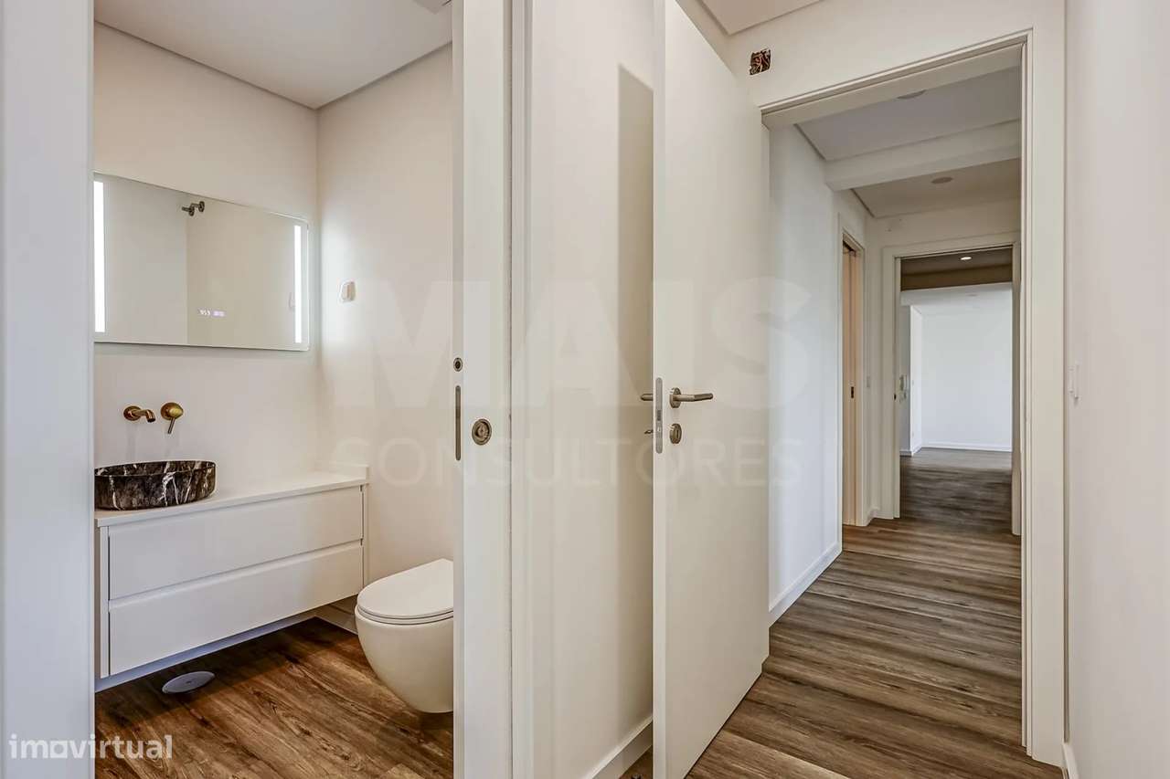 Apartamento T3 totalmente remodelado na Póvoa de Santa Iria com par... - Grande imagem: 3/30