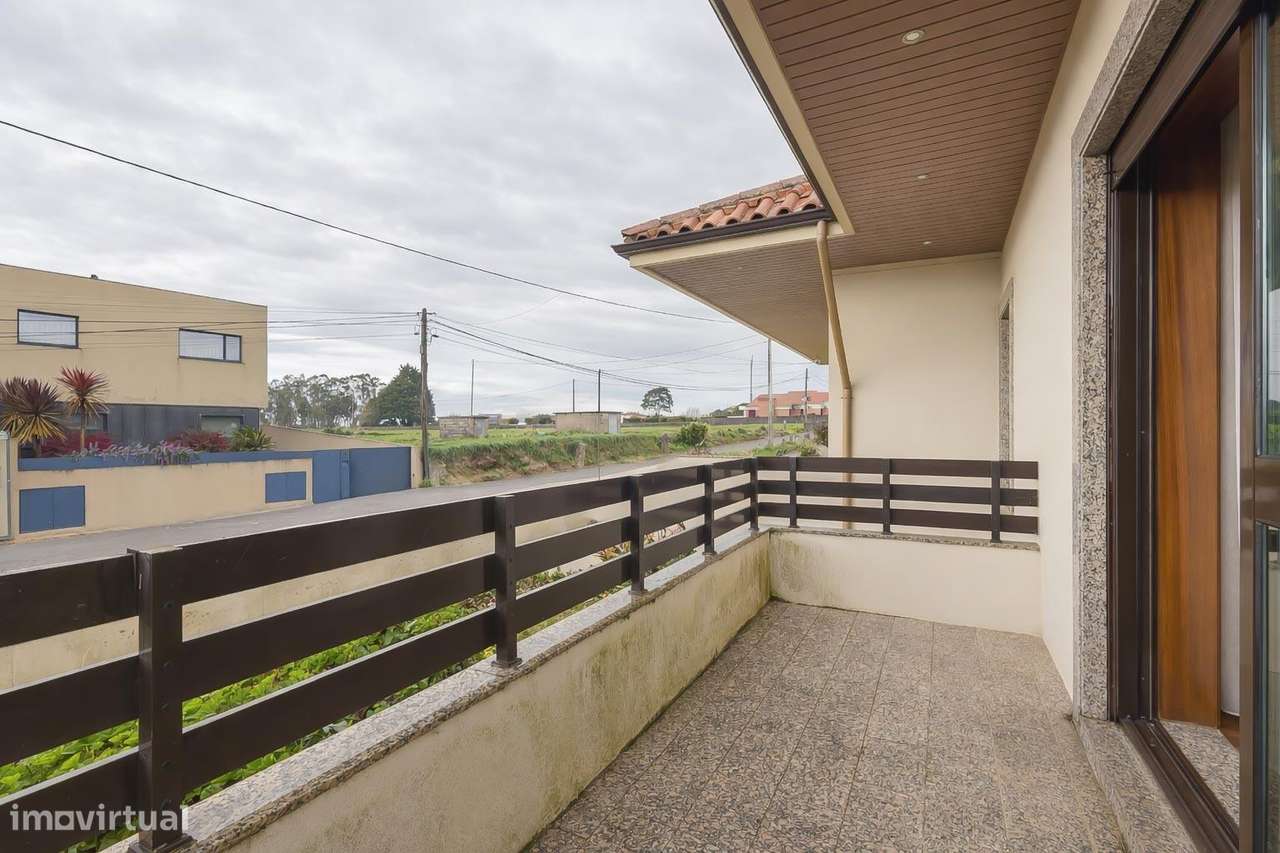 Moradia T4 exclusiva | Piscina| Zona Agrícola | Junto à Praia-52