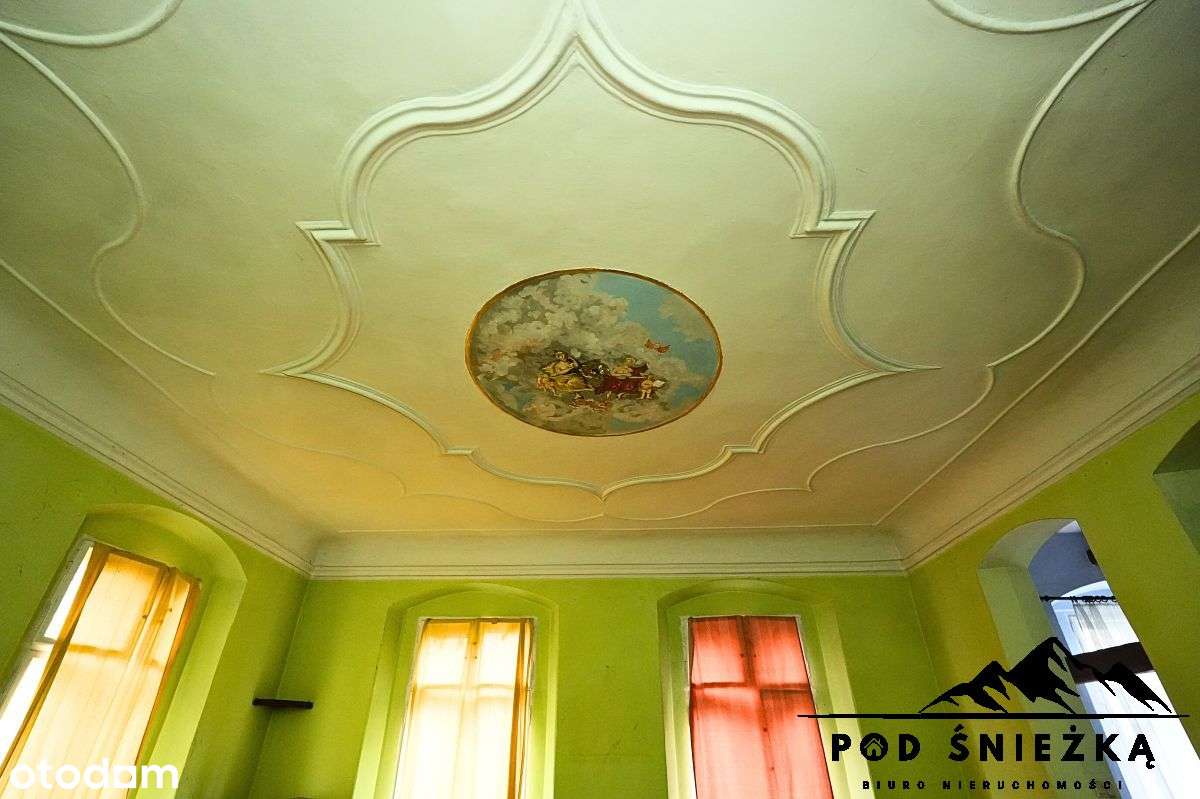 Zabytkowy obiekt handlowo-gastronomiczny- Centrum-14