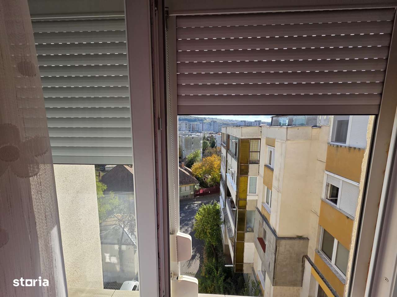 Apartament cu 2 camere cu balcon situat pe str Cutezantei.-9
