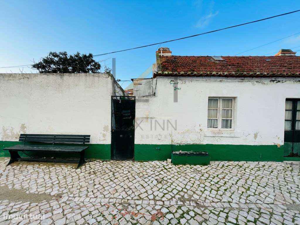 Moradia térrea para recuperar nas Fontaínhas - Grande imagem: 4/31