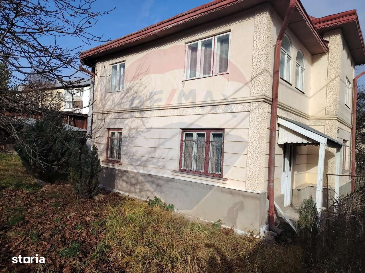 Casă / Vilă cu 6 camere de vânzare în zona Central - Imagine principală: 2/10