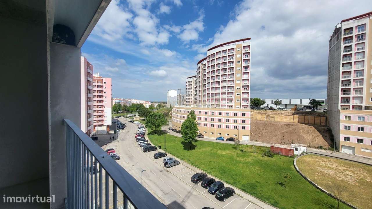 APARTAMENTO T3 COM TERRAÇO | SANTA MARTA DO PINHAL | CORROIOS - Grande imagem: 2/10