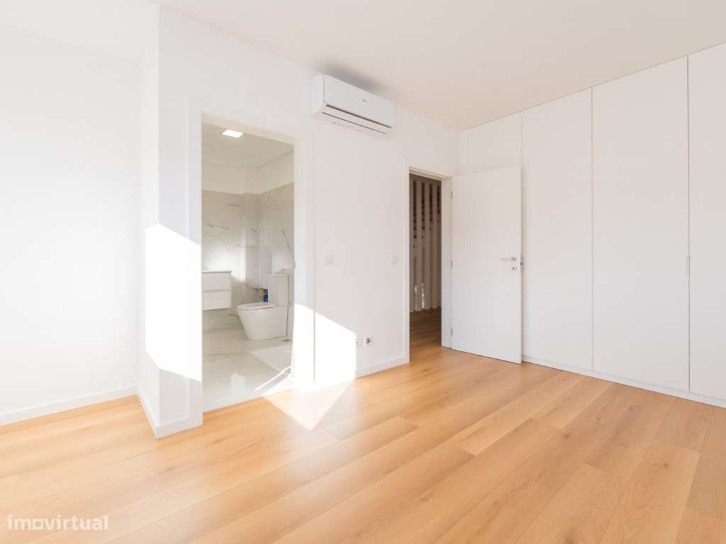 MORADIAS T2+1 e T3+1 GARAGEM E JARDIM, BELAS-41