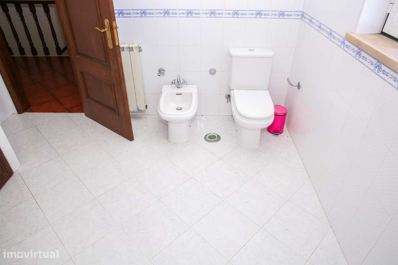 Moradia T4 isolada com logradouro de 2.200m²-23