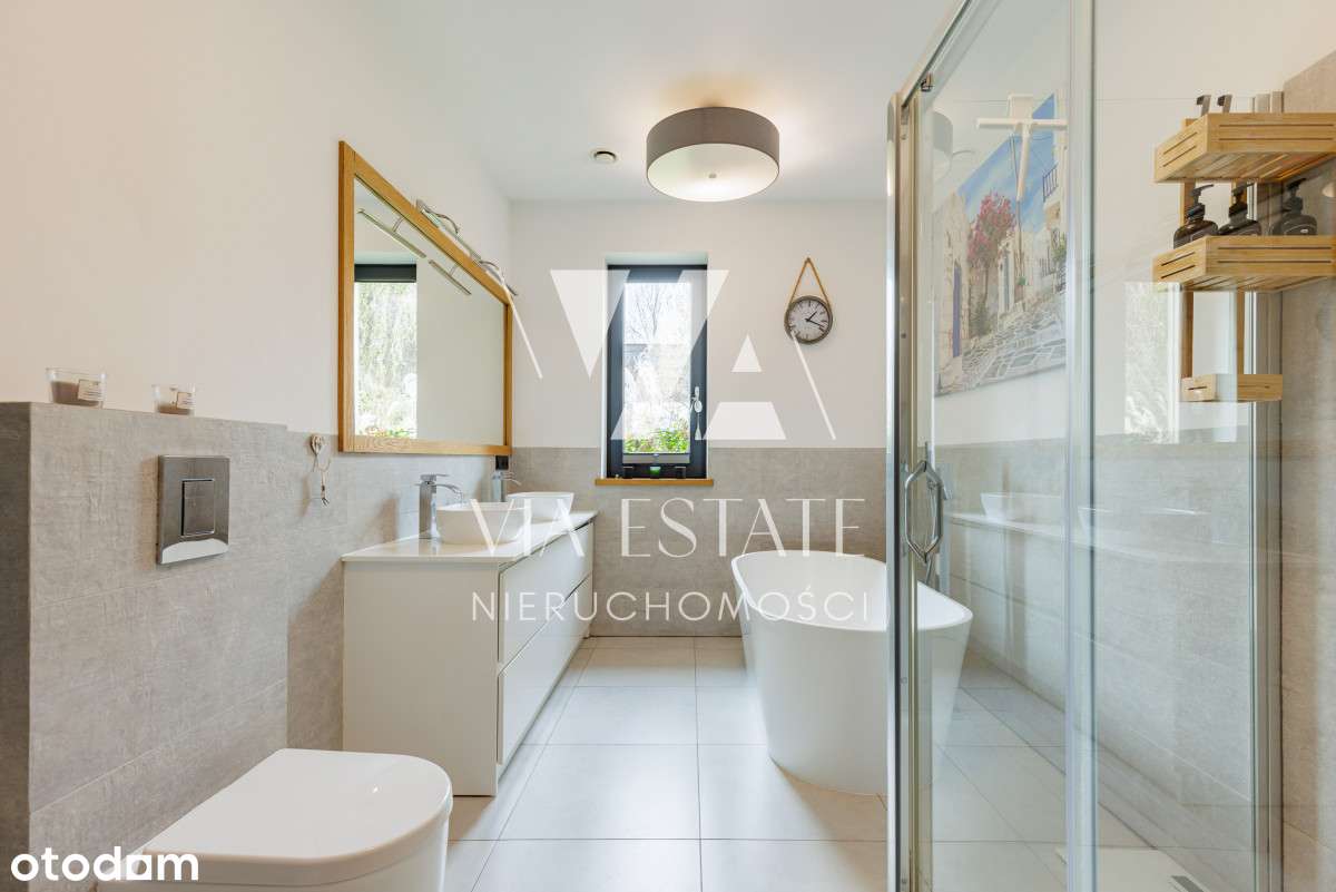 Parterowy nowoczesny dom w Konstancinie I 305m-8