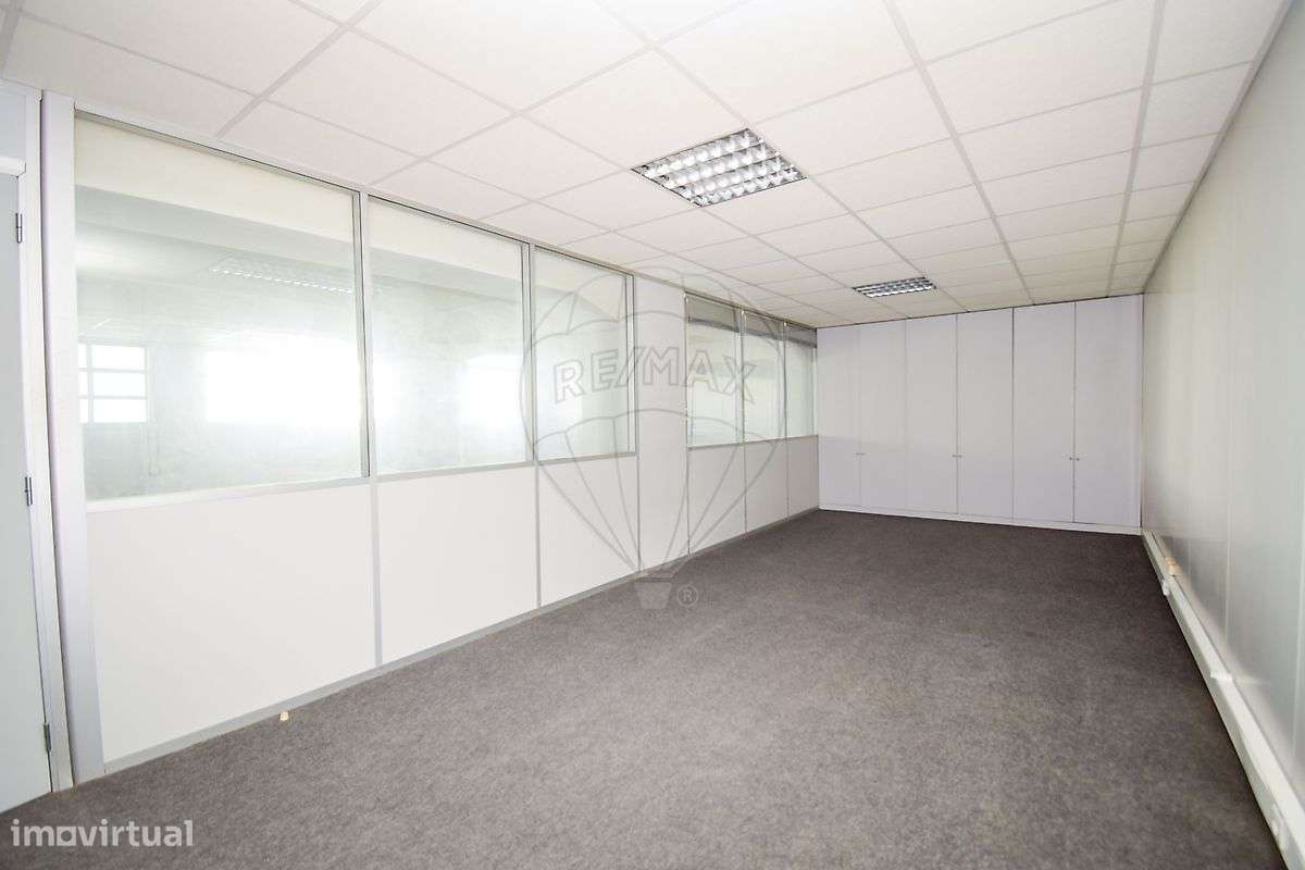 Armazém  para arrendamento - Grande imagem: 4/18