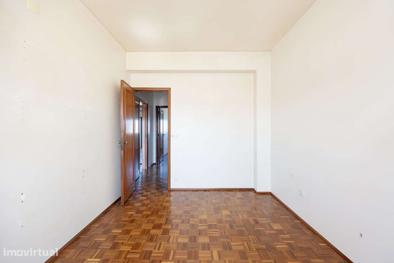 Apartamento T5 | Último Piso | Capuchos, Leiria-21
