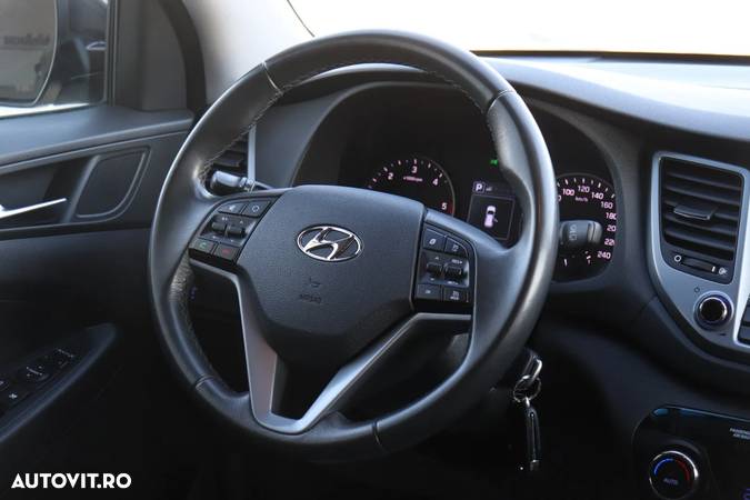 Hyundai Tucson 2.0 CRDI 4WD 6AT Style - 13