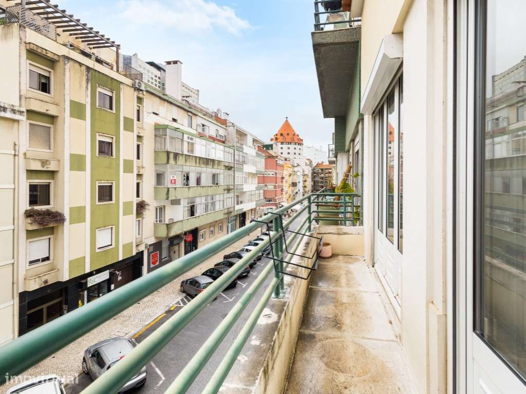 Apartamento T3 duplex junto à Praça de Espanha, Lisboa-23