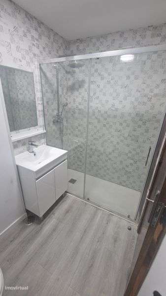 Optimo Apartamento Remodelado T1 no centro da baixa da banheira - Grande imagem: 5/8