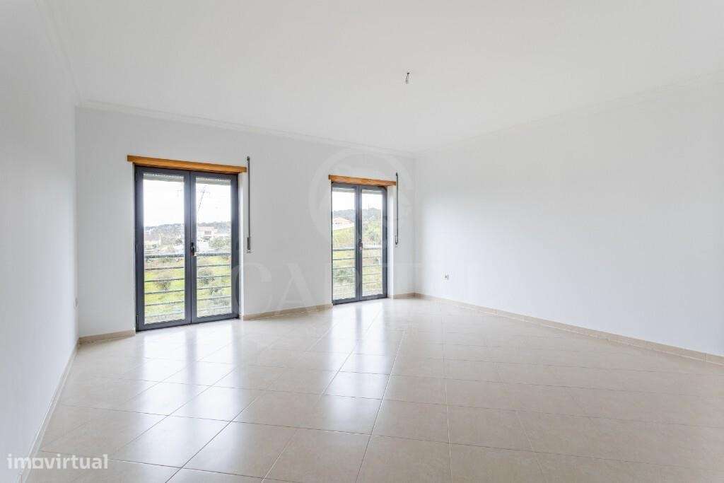T2 Com Suite E Garagem Em Vialonga