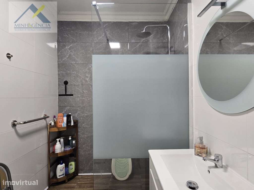 Apartamento T2 com Arrecadação no Vale do Cobro em Setúbal-11