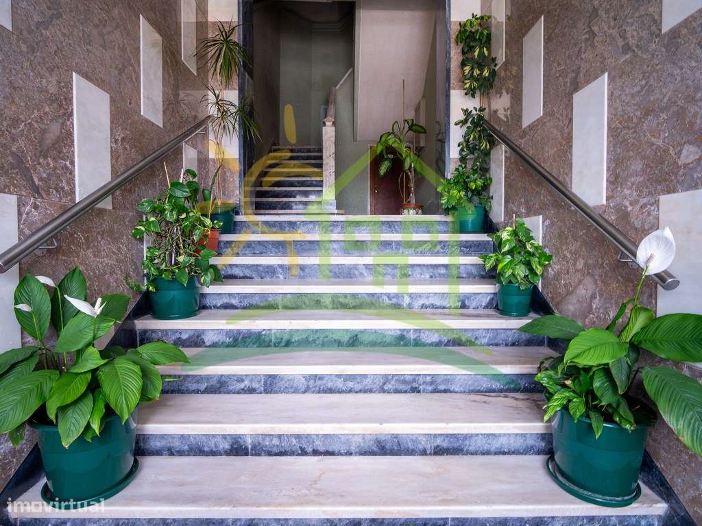 Apartamento T3 em Ramada - Odivelas | Excelente Localização e Lumin...-34