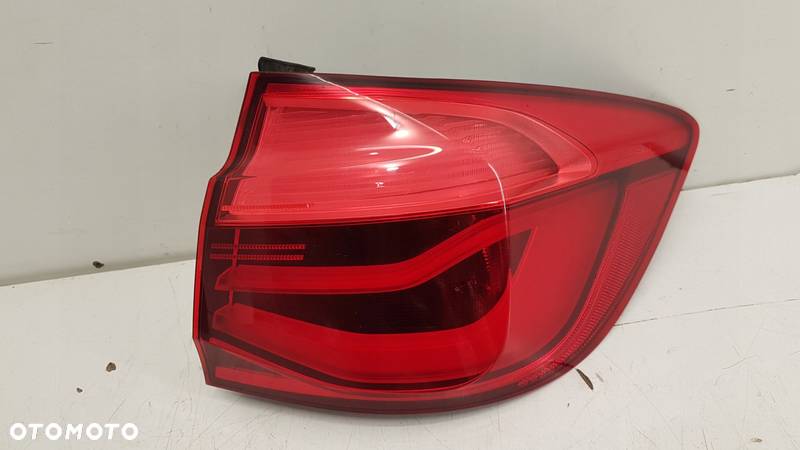 BMW 3 F30 LIFT LAMPA PRAWA TYL TYLNA W KLAPE EUROPA IGLA - 2