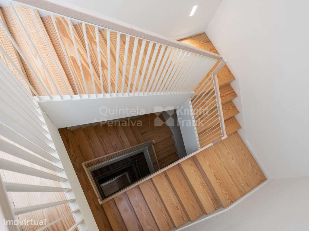 Prédio totalmente reabilitado com vista rio para venda em Lisboa - Grande imagem: 4/50